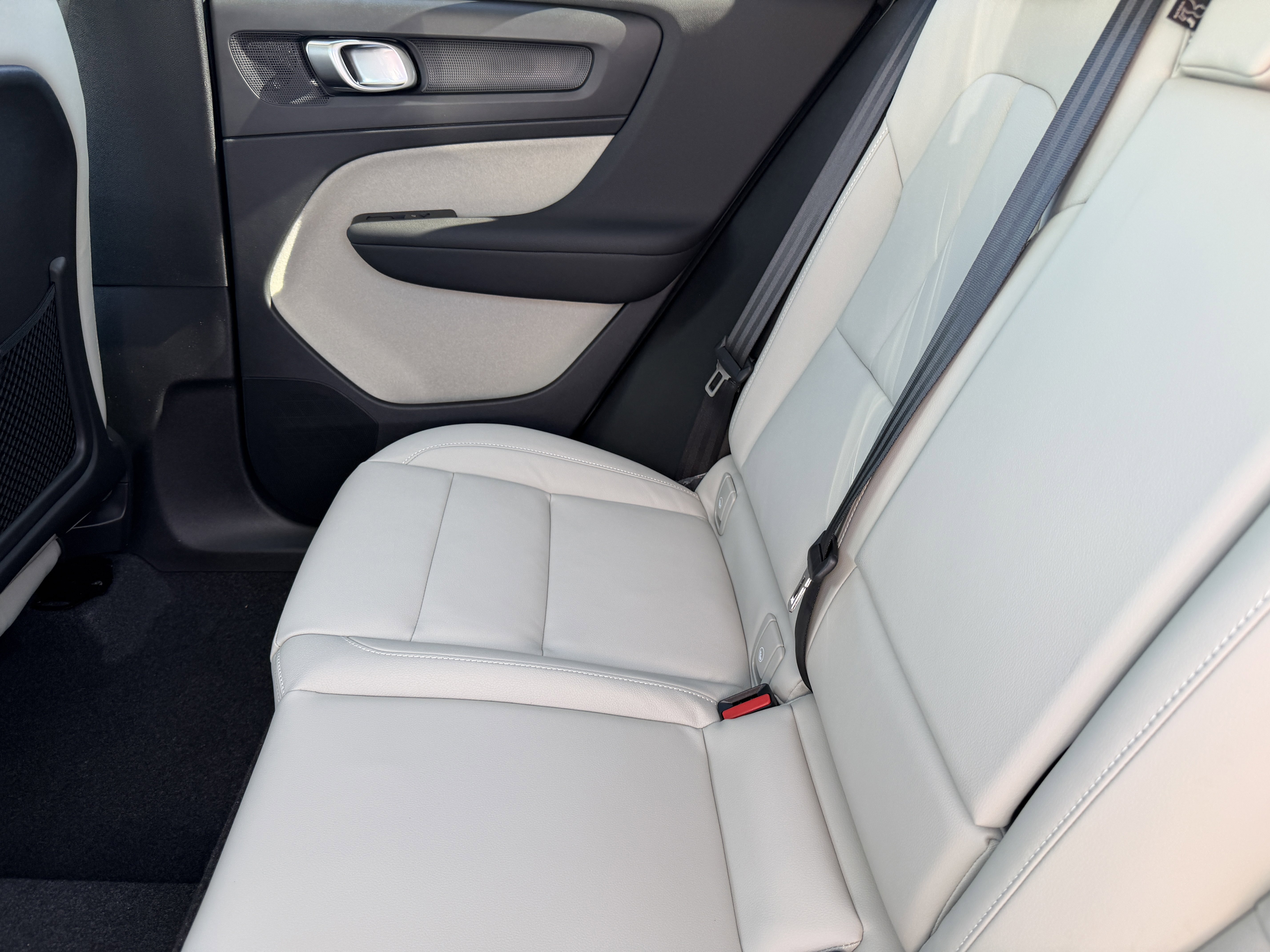 New 2026 Volvo XC40 B5 Plus w/ Climate Package AWD/4WD image 16