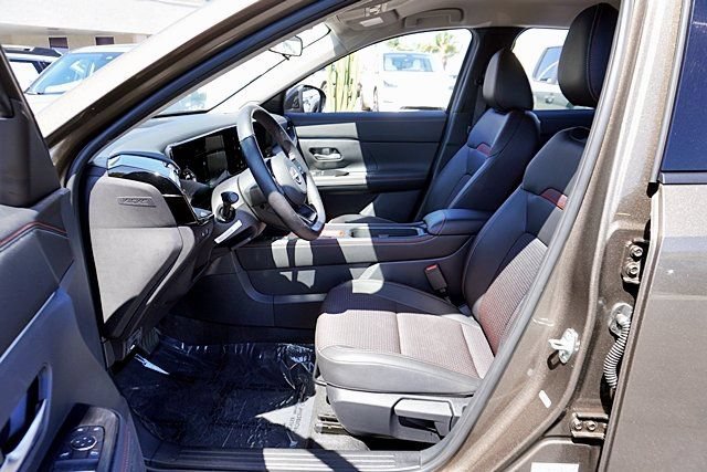 New 2026 Nissan Kicks SR w/ Cold Weather Package FWD image 20