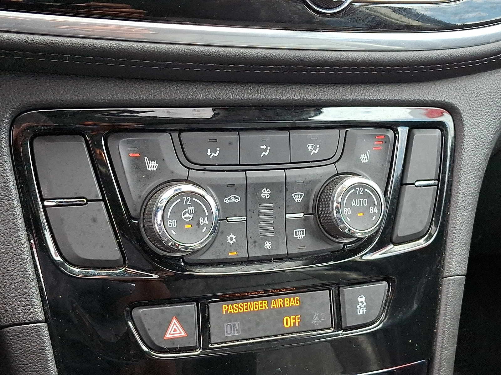 Used 2019 Buick Encore Essence AWD/4WD image 18