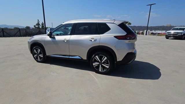 Used 2023 Nissan Rogue SL w/ SL Premium Package FWD image 6