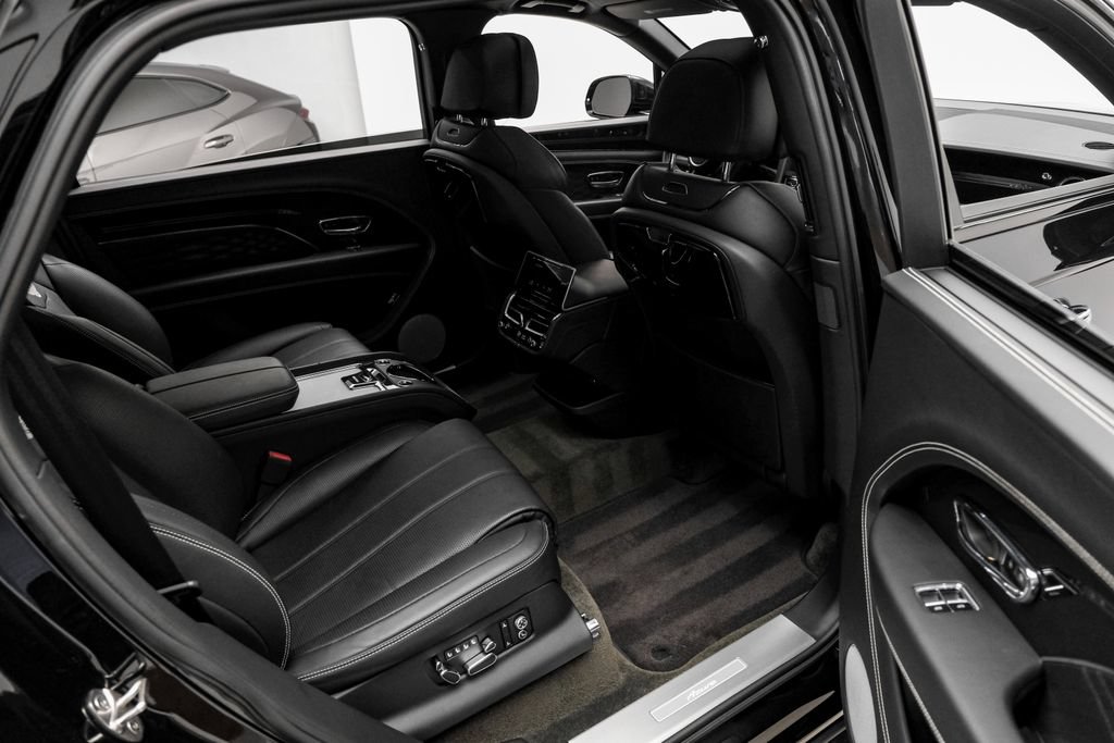 Used 2023 Bentley Bentayga Extended Wheelbase AWD/4WD image 36