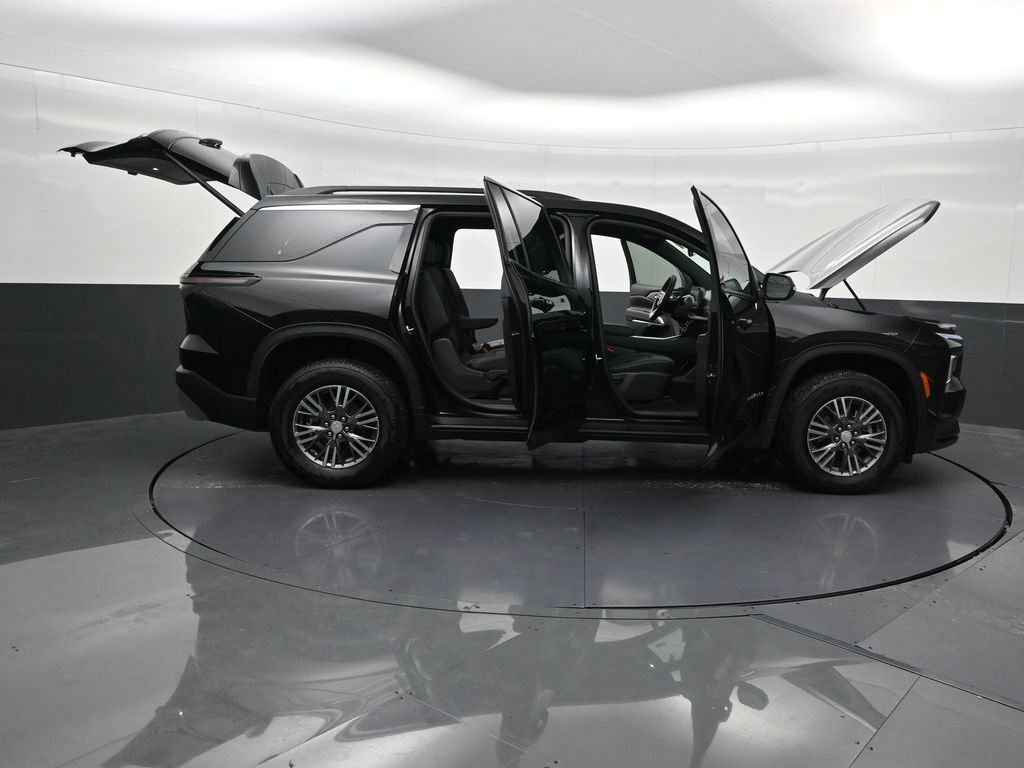 Used 2026 Chevrolet Traverse LT FWD image 33