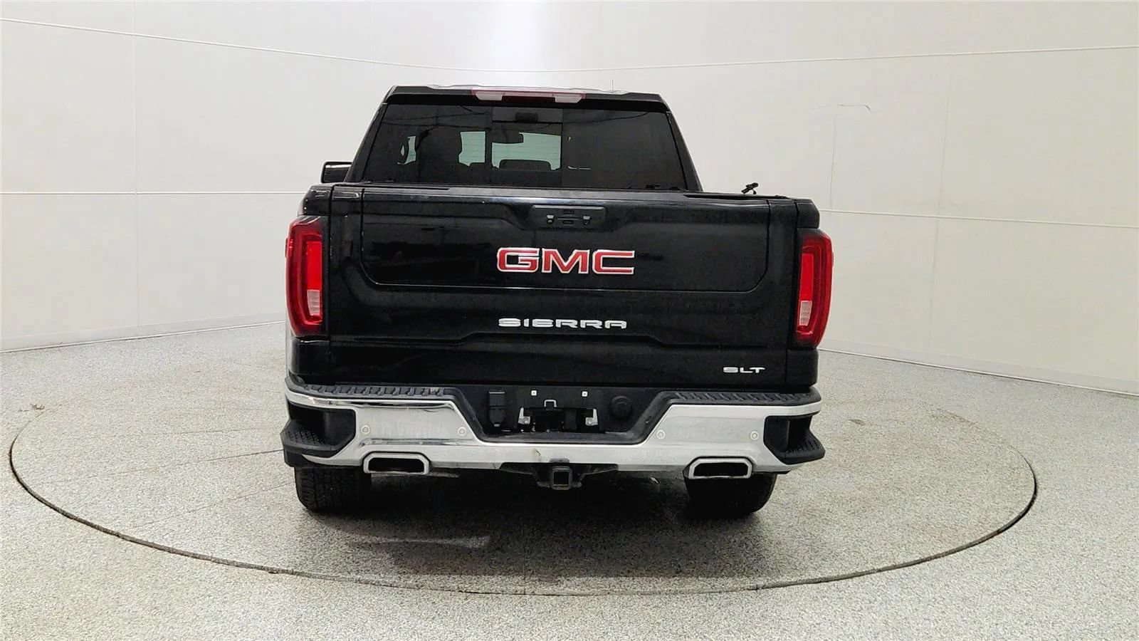 Used 2023 GMC Sierra 1500 SLT w/ SLT Premium Plus Package AWD/4WD image 6