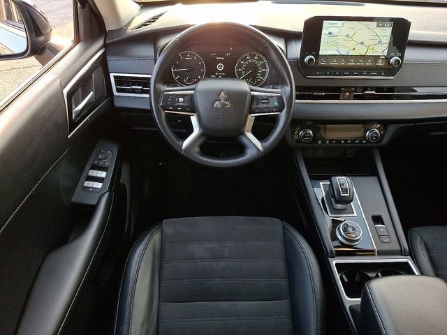 Used 2024 Mitsubishi Outlander SE image 12