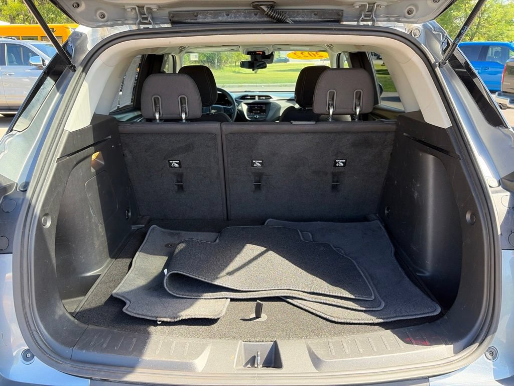 Used 2022 Chevrolet TrailBlazer LT w/ Confidence II Package FWD image 14