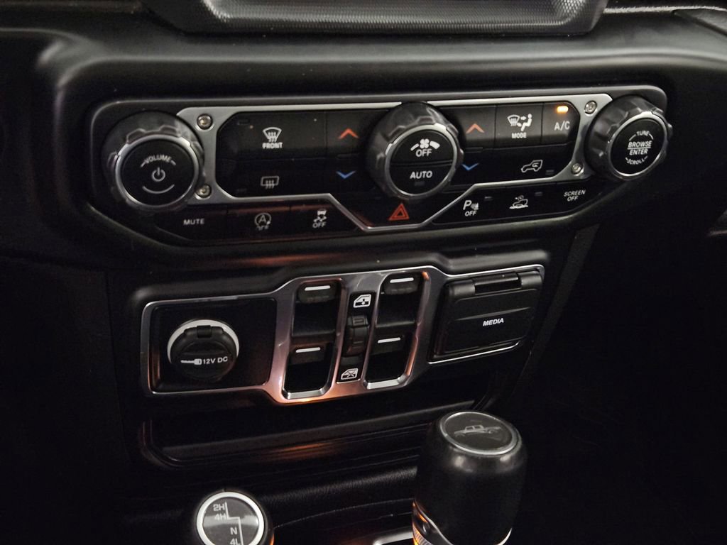 Used 2022 Jeep Gladiator Overland AWD/4WD image 16