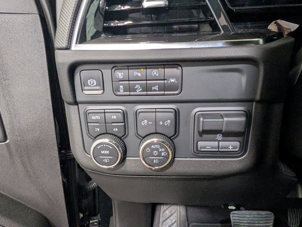 Used 2025 Chevrolet Tahoe RST w/ RST Capability Package AWD/4WD image 21