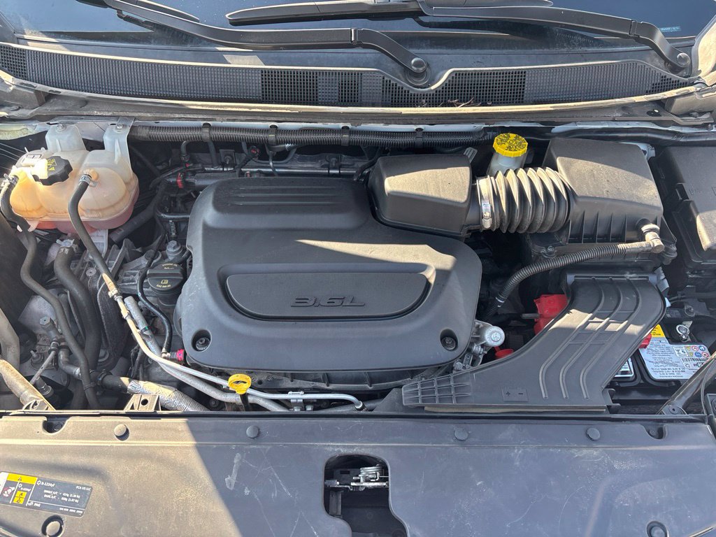 Used 2024 Chrysler Pacifica Touring-L FWD image 13