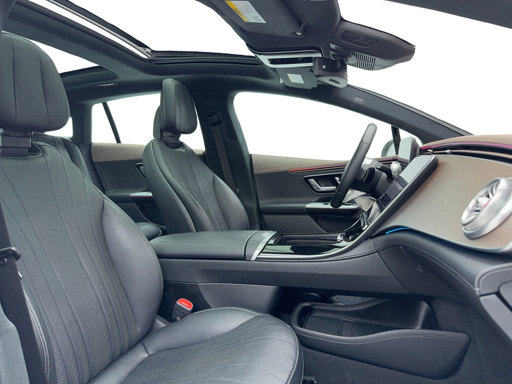 Used 2023 Mercedes-Benz EQE 500 4MATIC Sedan w/ Pinnacle Trim Package image 32