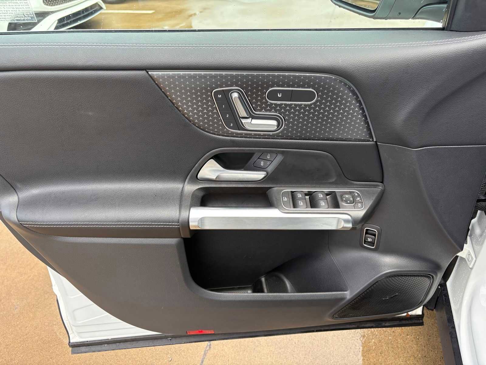 Used 2026 Mercedes-Benz GLB 250 image 13