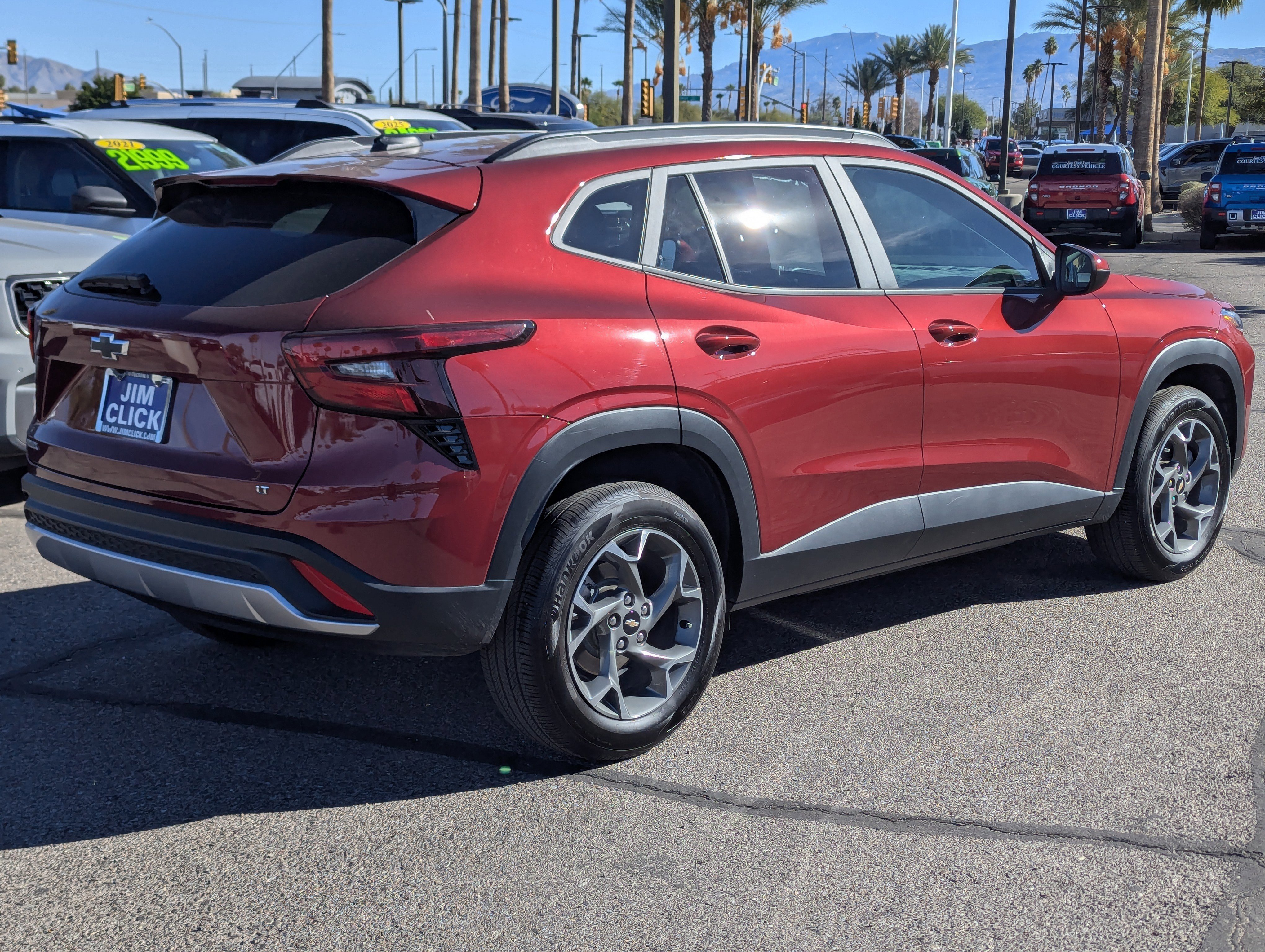 Used 2024 Chevrolet Trax LT w/ Driver Confidence Package image 2