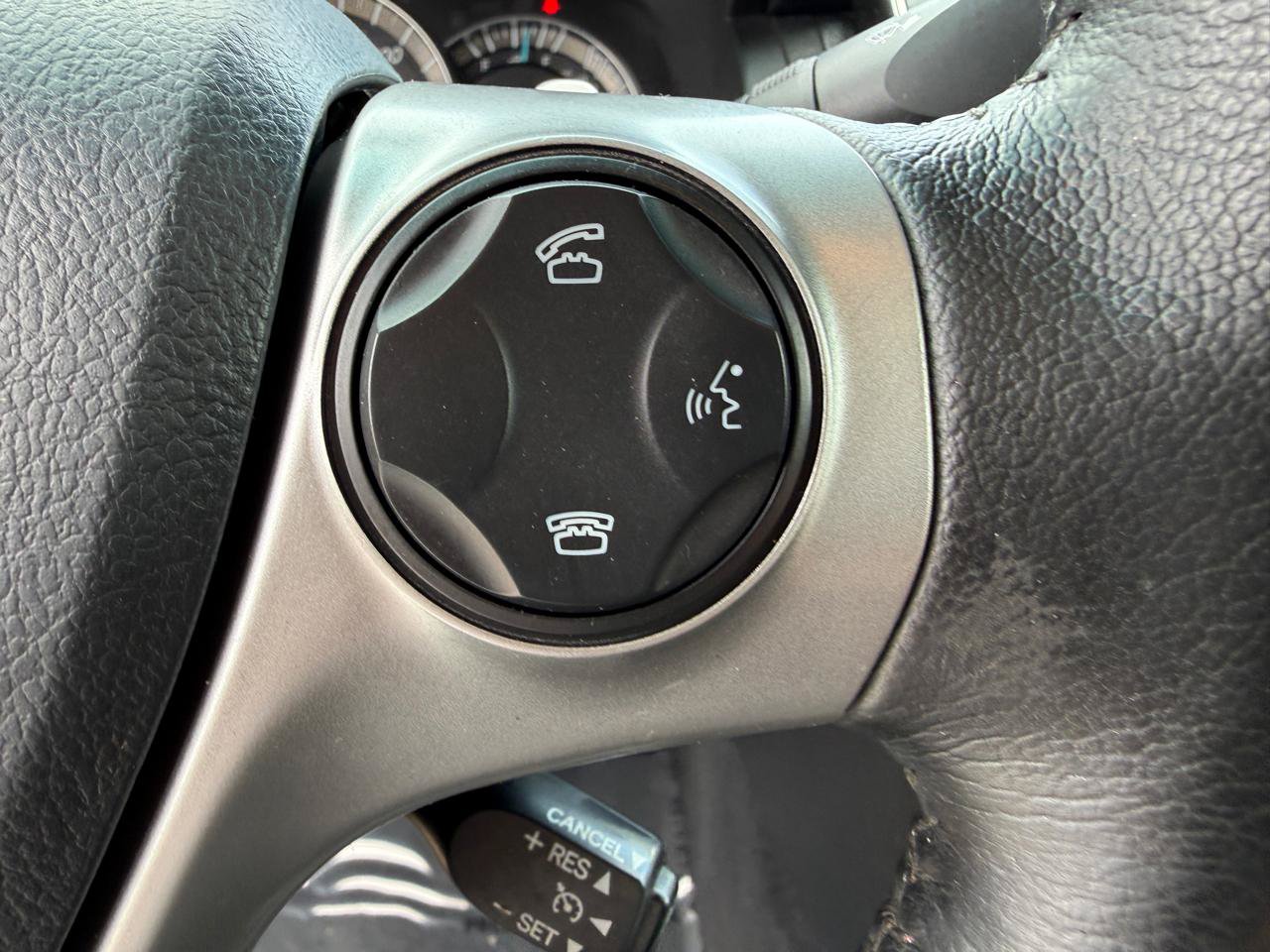 Used 2012 Toyota Camry SE FWD image 18