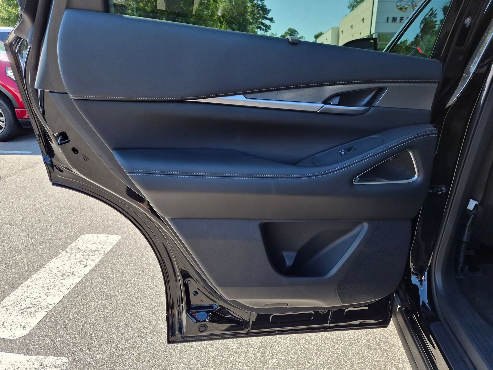 Used 2026 INFINITI QX60 Luxe w/ Cargo Package FWD image 28