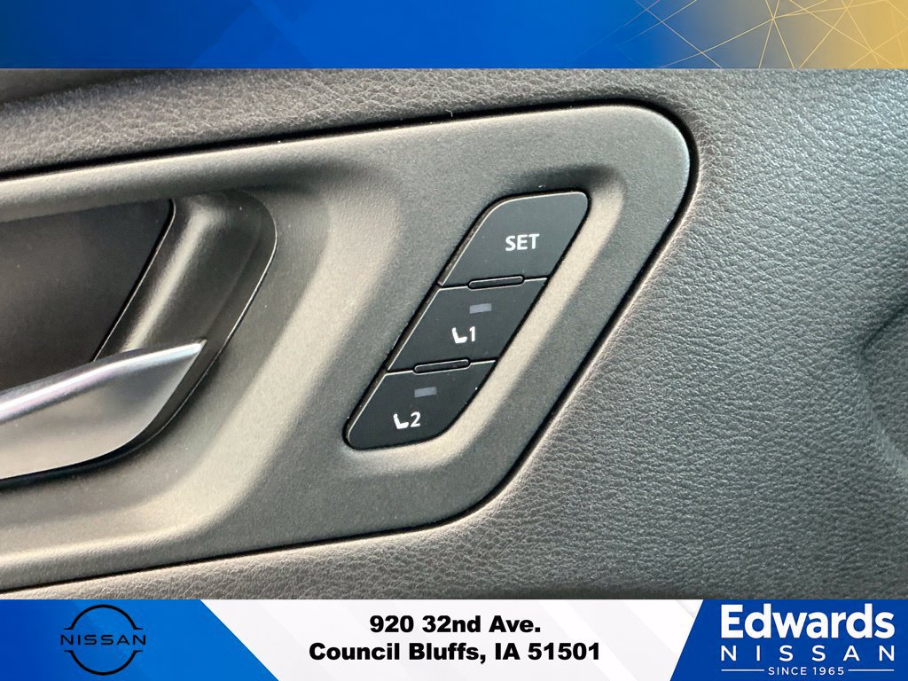 Used 2025 Nissan Ariya FWD image 20