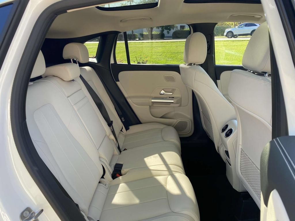 Certified 2025 Mercedes-Benz GLA 250 image 14