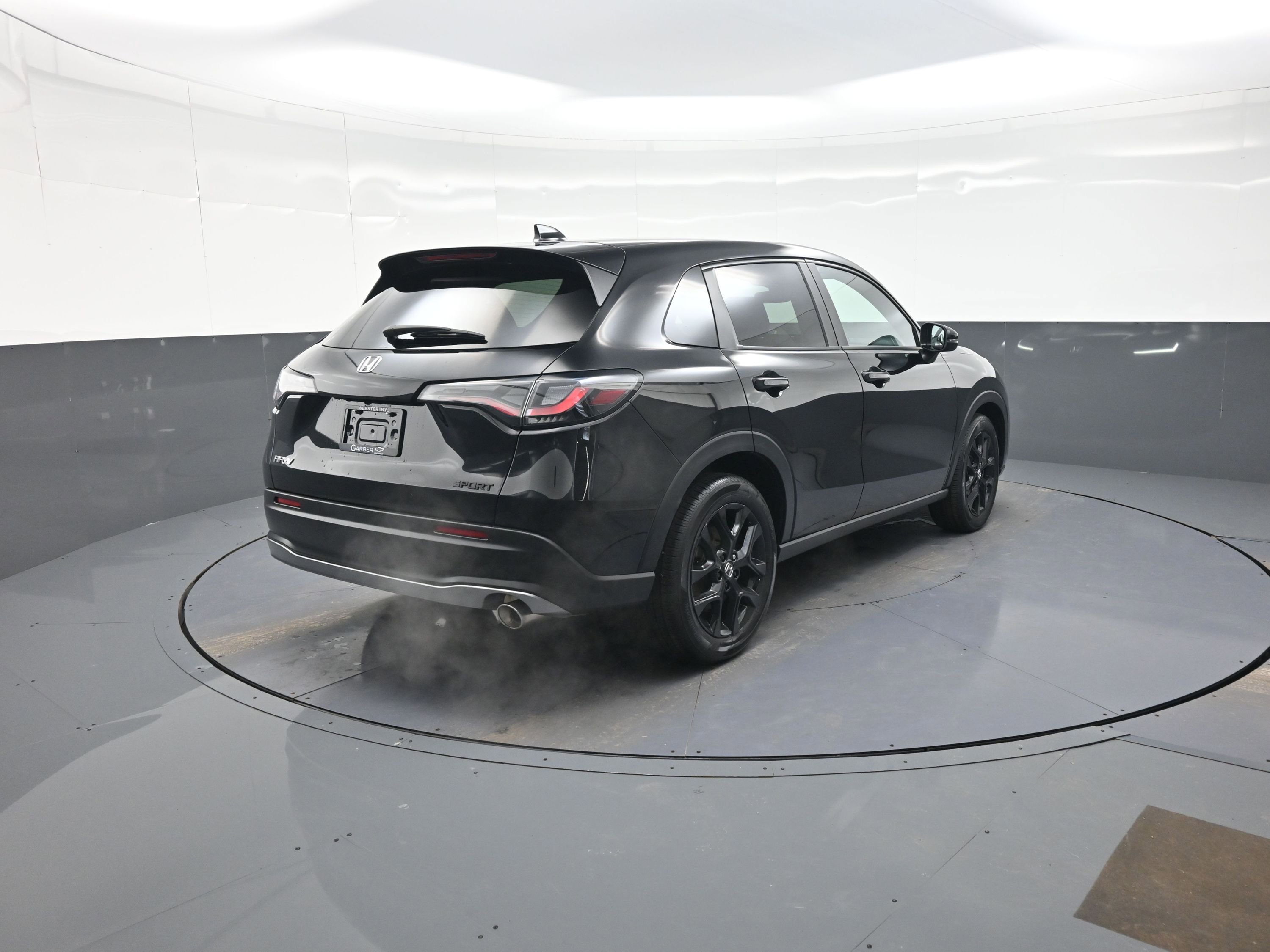 Used 2023 Honda HR-V Sport image 3