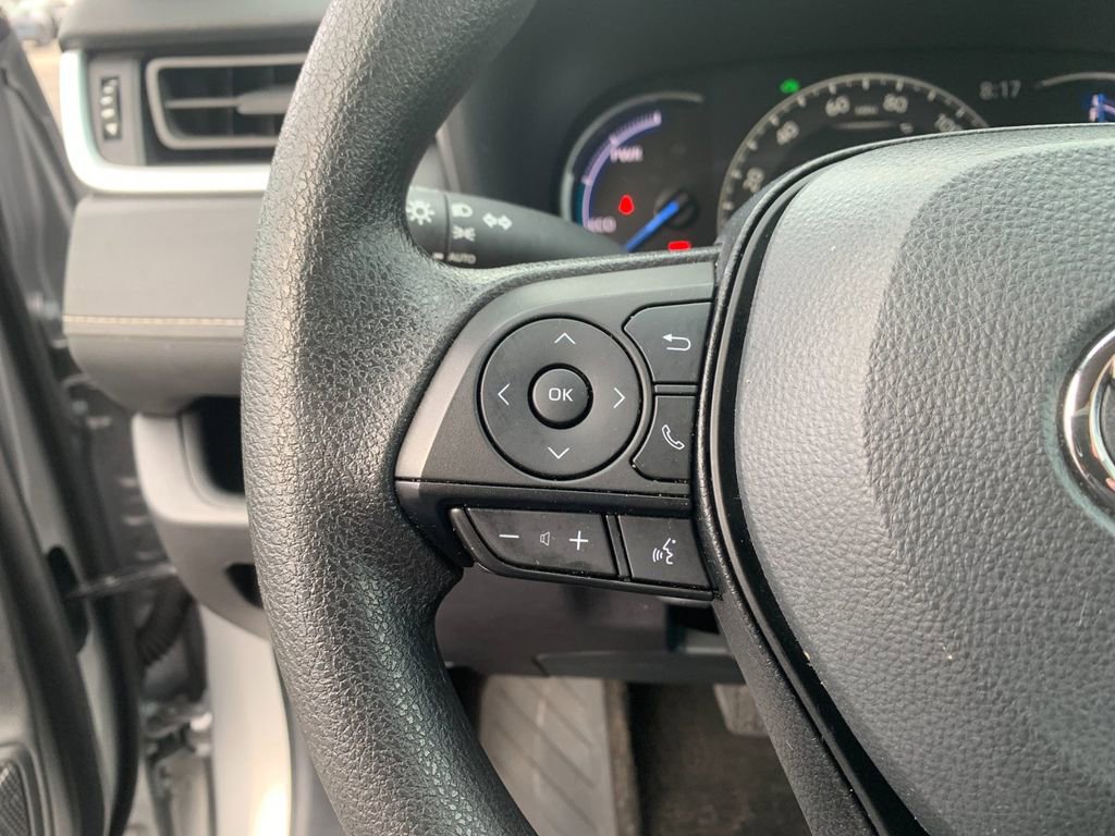 Used 2025 Toyota RAV4 XLE image 28