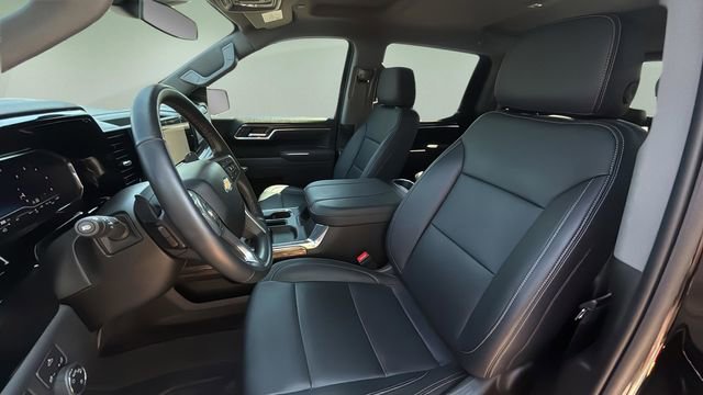 Used 2025 Chevrolet Silverado 1500 LT w/ Z71 Off-Road Package AWD/4WD image 18