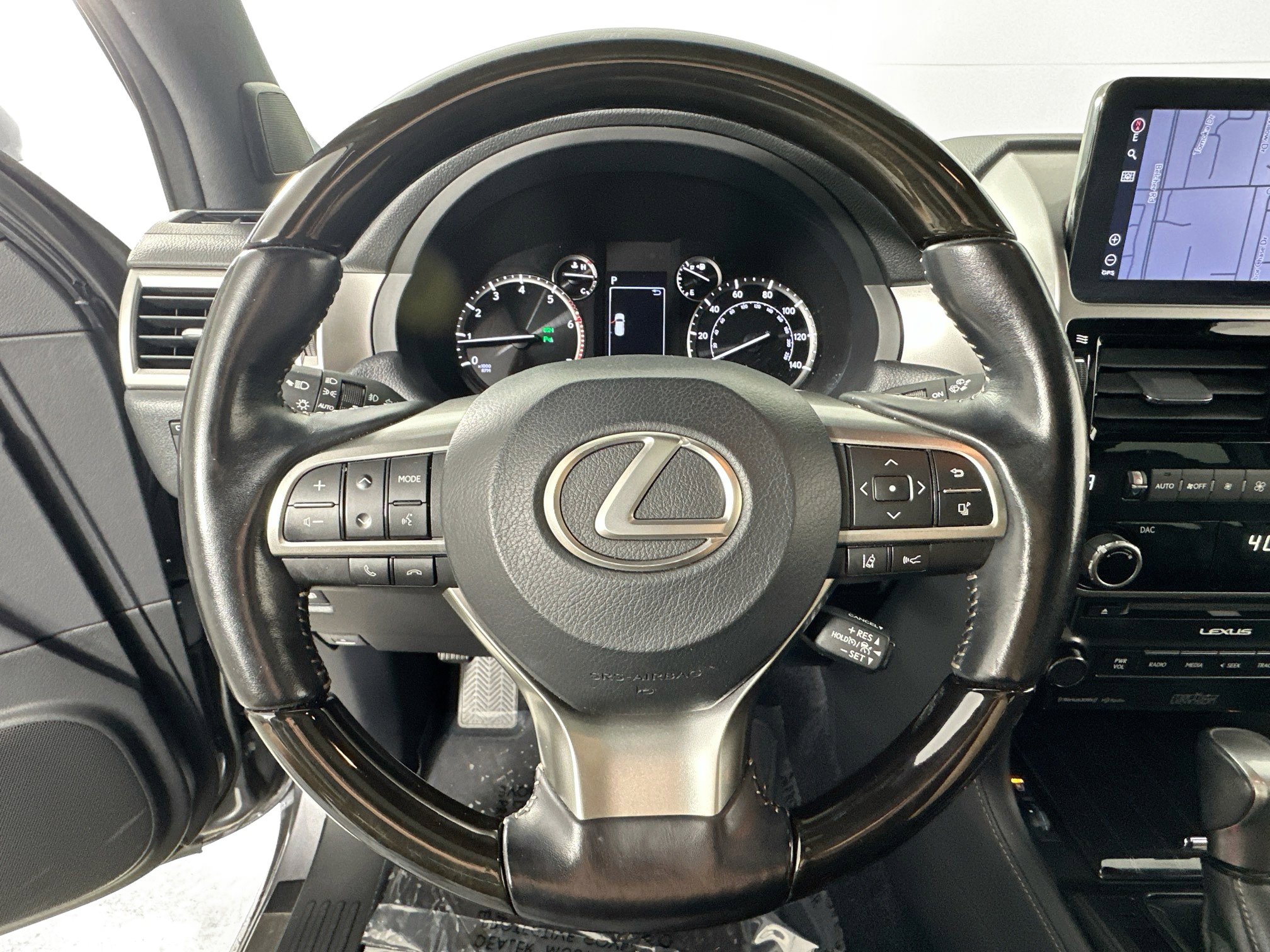 Used 2022 Lexus GX 460 Premium w/ Accessory Package AWD/4WD image 11