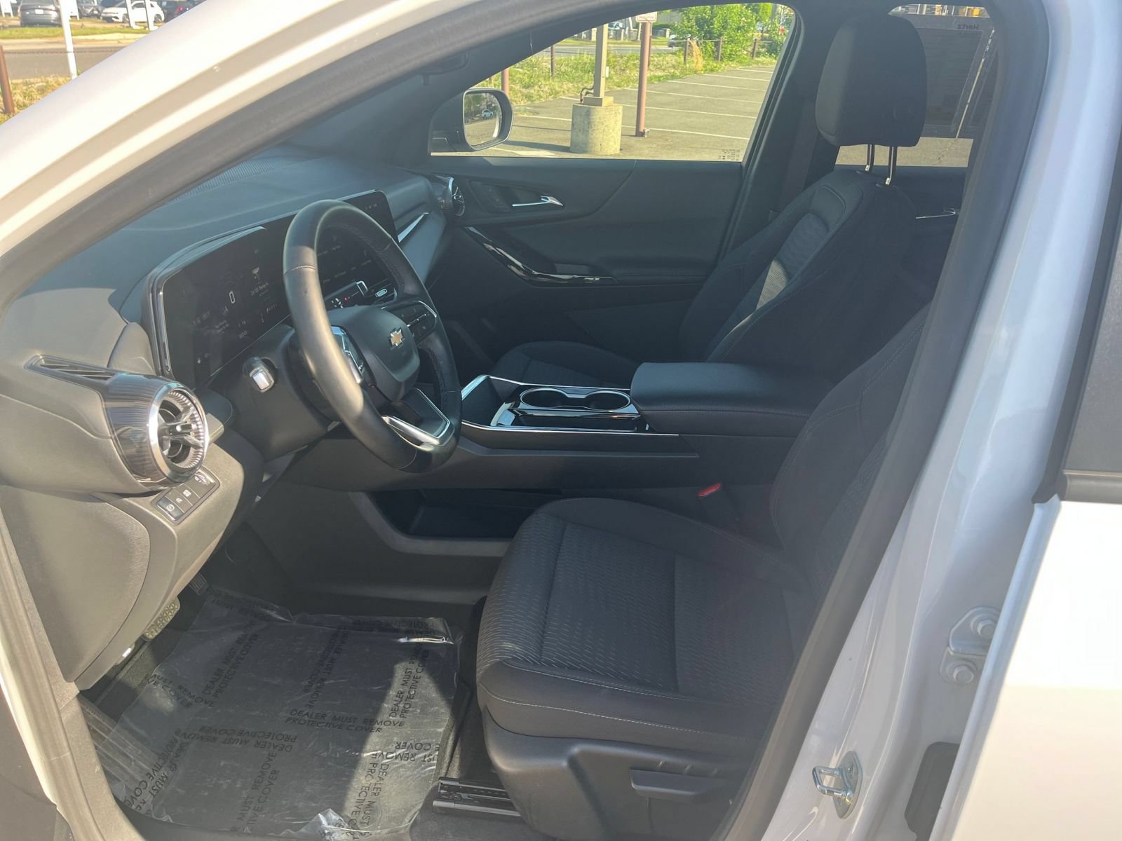 Used 2025 Chevrolet Equinox LT FWD image 25
