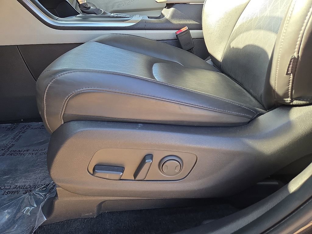 Used 2024 Kia Carnival LX image 23