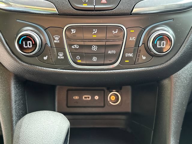 Used 2023 Chevrolet Equinox LT AWD/4WD image 32