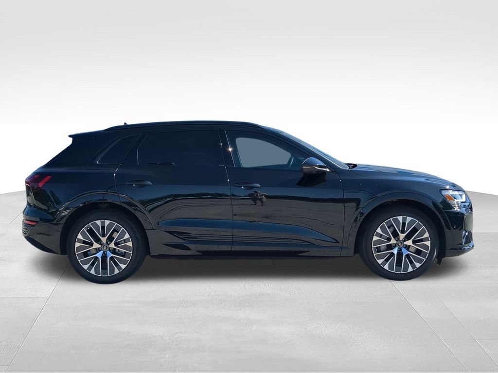 Used 2024 Audi Q8 e-tron Prestige w/ Prestige Package AWD/4WD image 2