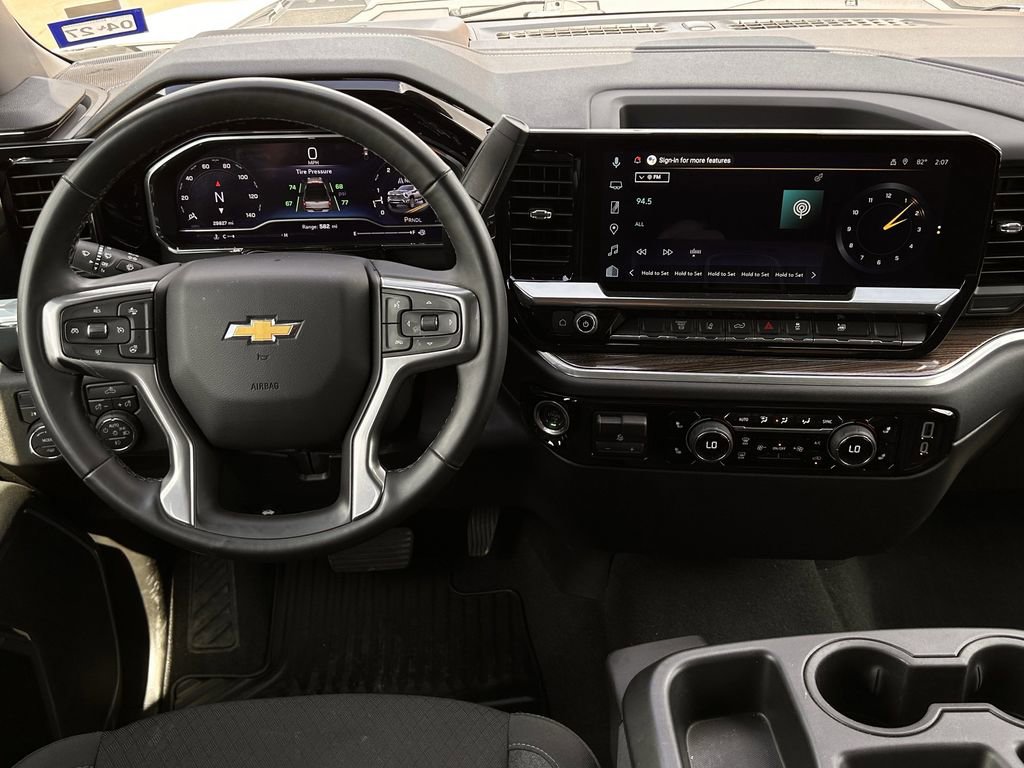 Used 2025 Chevrolet Silverado 2500 LT w/ Convenience Package AWD/4WD image 13