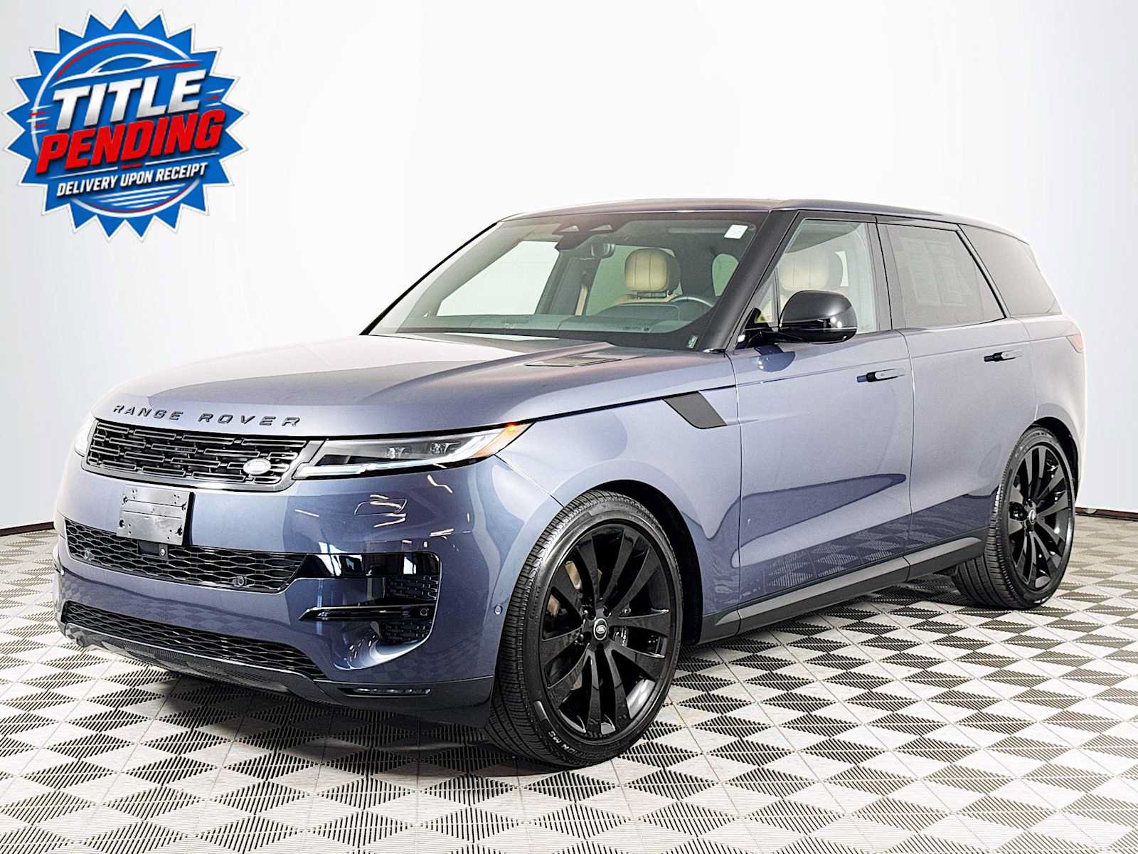 Used 2025 Land Rover Range Rover Sport SE AWD/4WD image 1