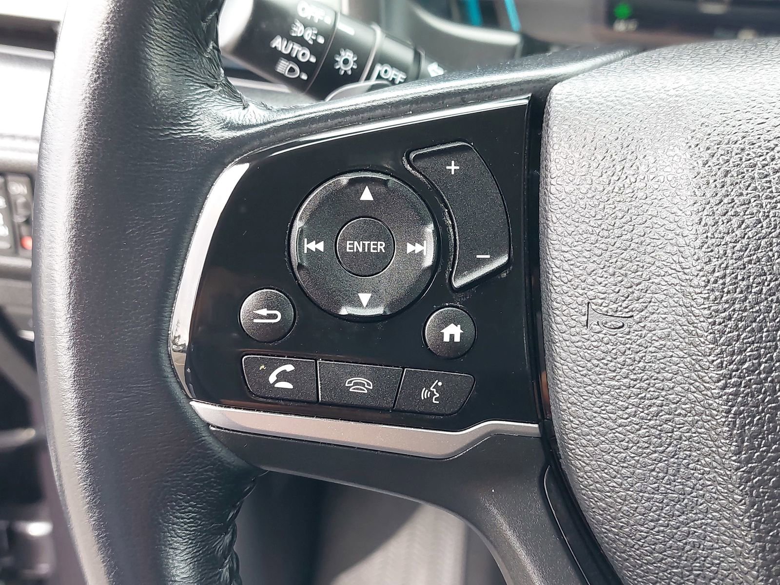 Certified 2024 Honda Odyssey Touring image 19