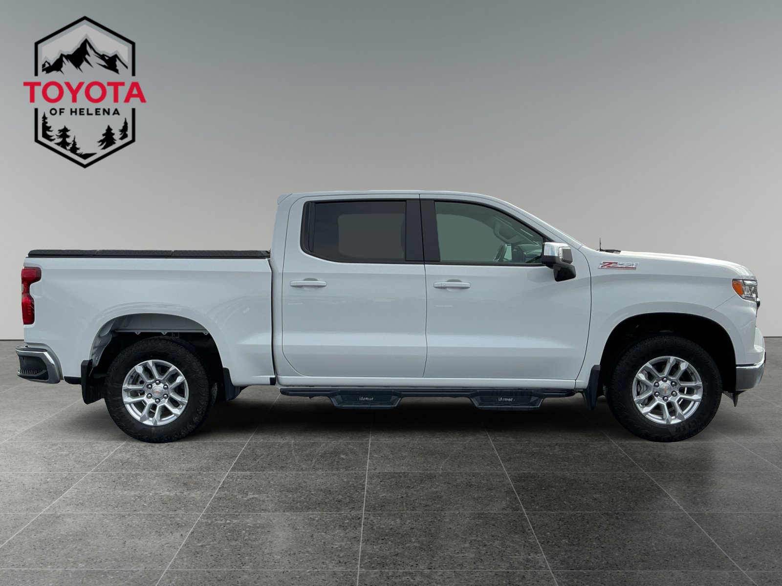 Used 2025 Chevrolet Silverado 1500 LT w/ Z71 Off-Road Package AWD/4WD image 6