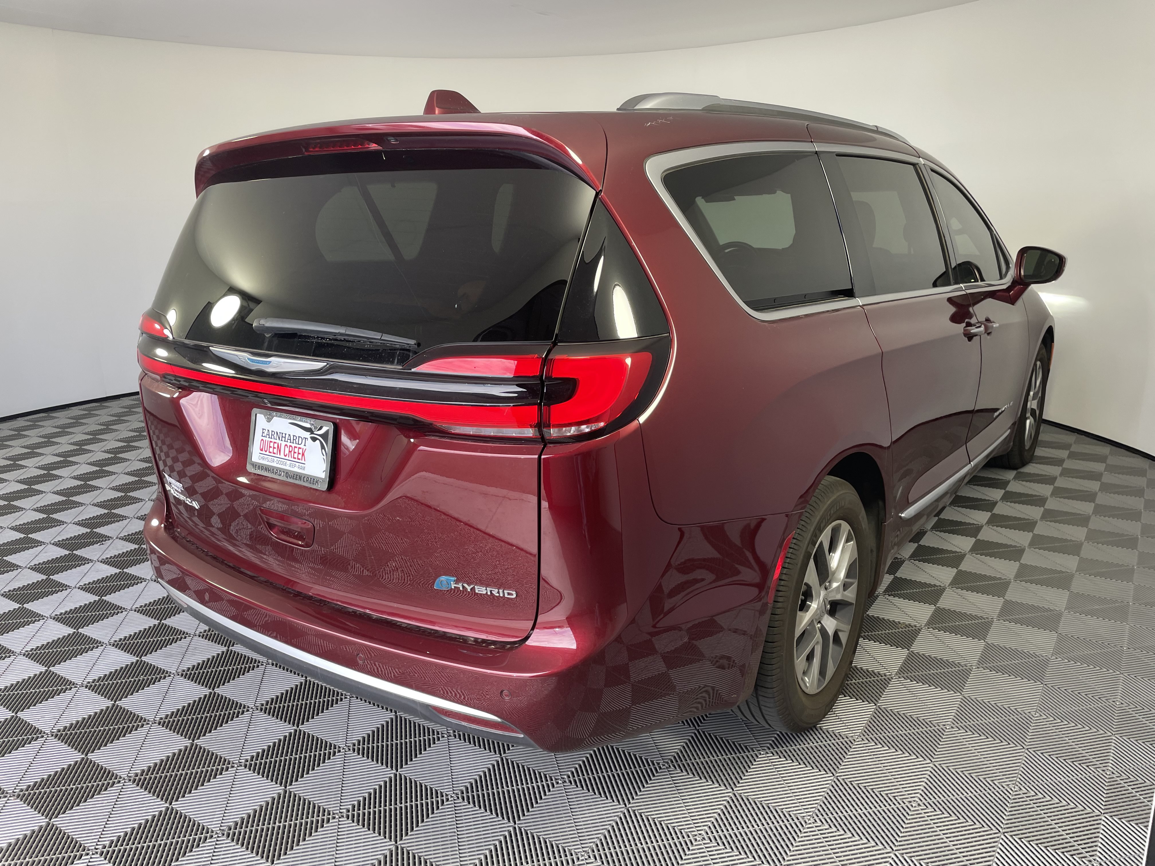 Used 2021 Chrysler Pacifica Pinnacle FWD image 5