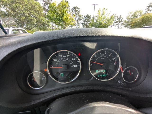 Used 2017 Jeep Wrangler Unlimited Rubicon w/ Connectivity Group image 16