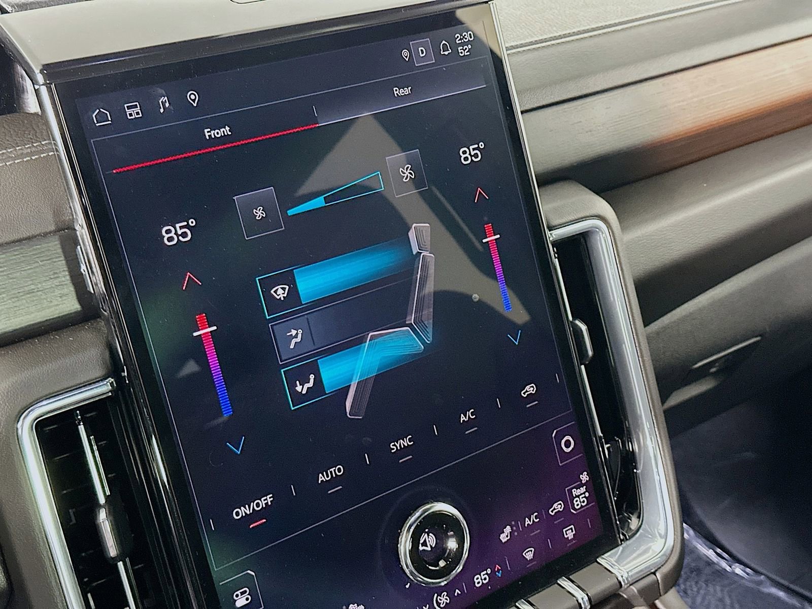 Used 2025 GMC Yukon Denali image 17