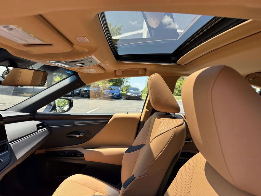 Used 2024 Lexus ES 350 w/ Premium Package FWD image 18
