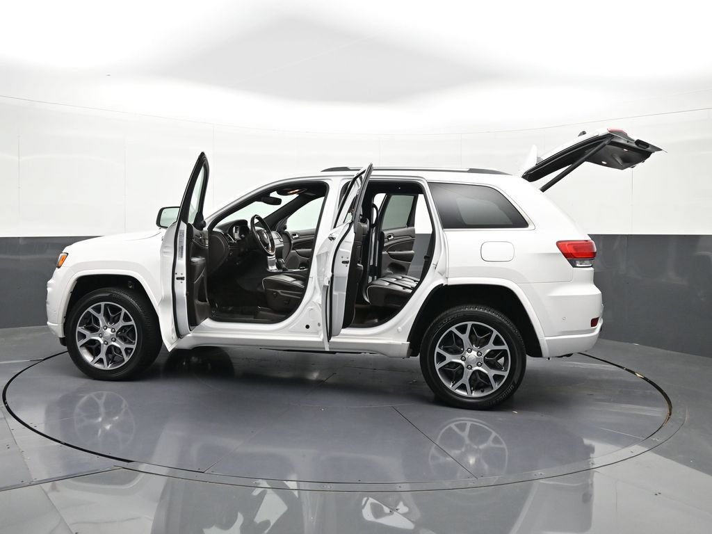 Used 2019 Jeep Grand Cherokee Overland AWD/4WD image 41