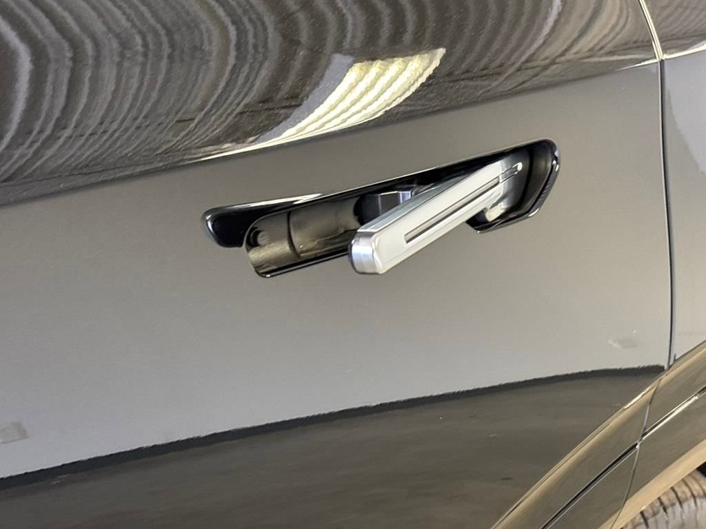 New 2026 Cadillac Vistiq Luxury image 11