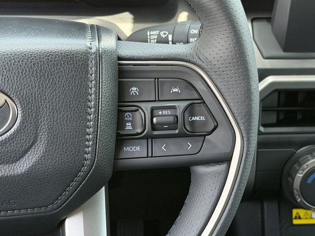New 2026 Toyota 4Runner SR5 AWD/4WD image 12