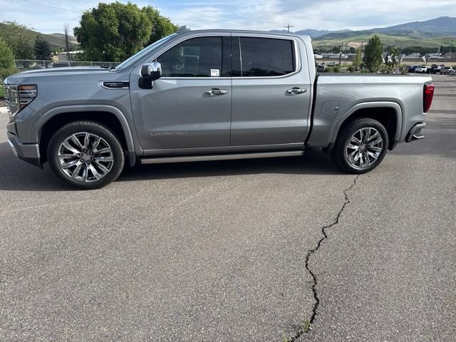 Used 2024 GMC Sierra 1500 Denali w/ Denali Reserve Package AWD/4WD image 3