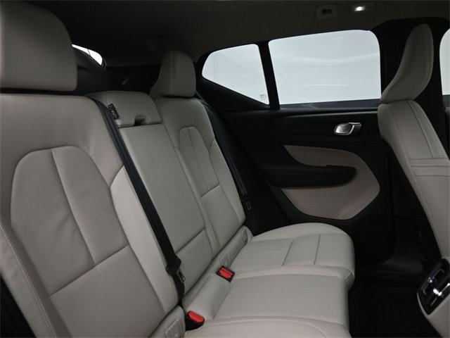Used 2023 Volvo XC40 B5 Plus w/ Protection Package Premier image 31