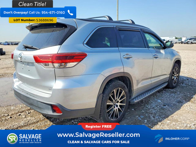 Used 2017 Toyota Highlander SE FWD image 4