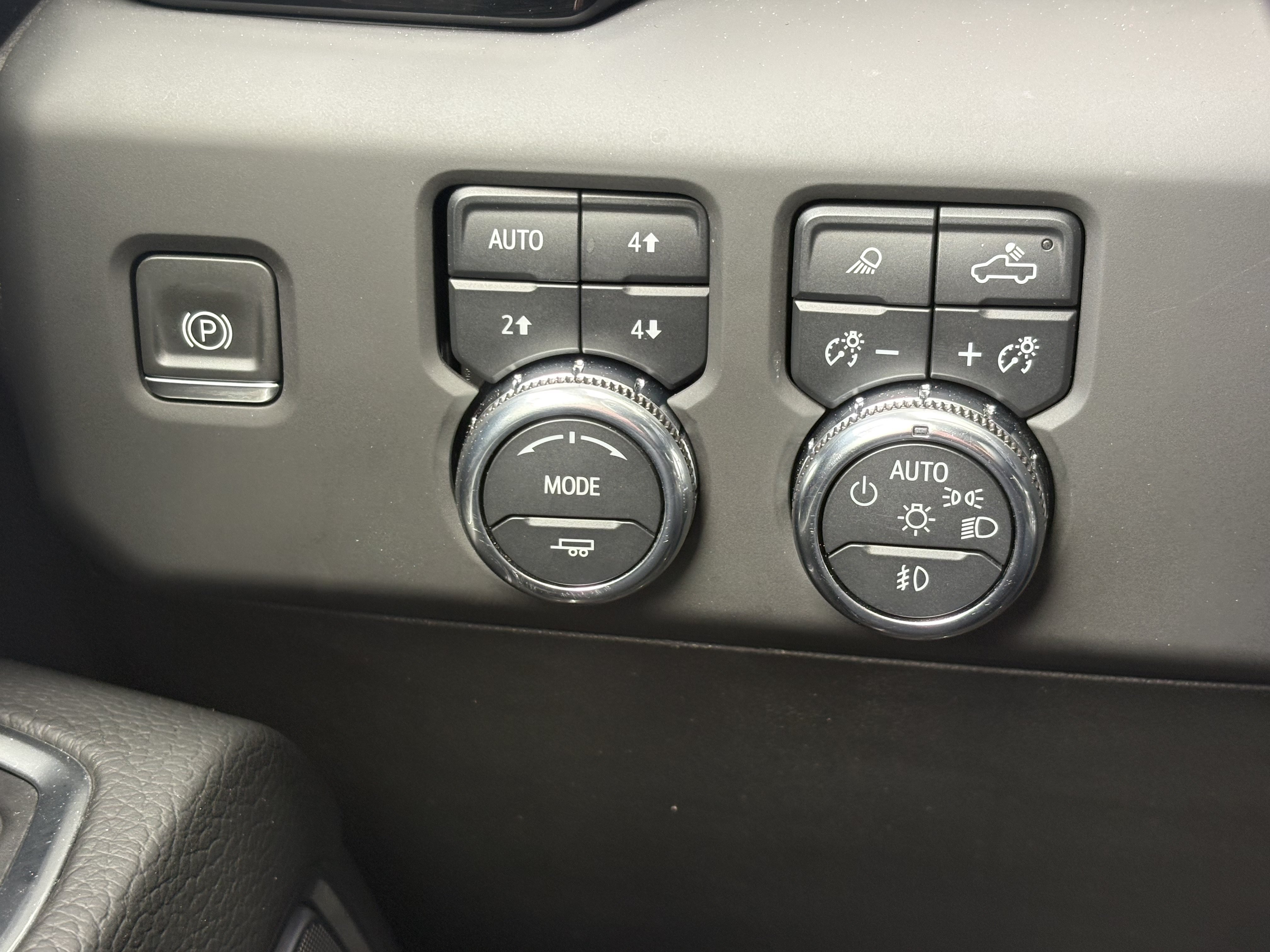Used 2024 GMC Sierra 1500 Denali w/ Technology Package AWD/4WD image 27