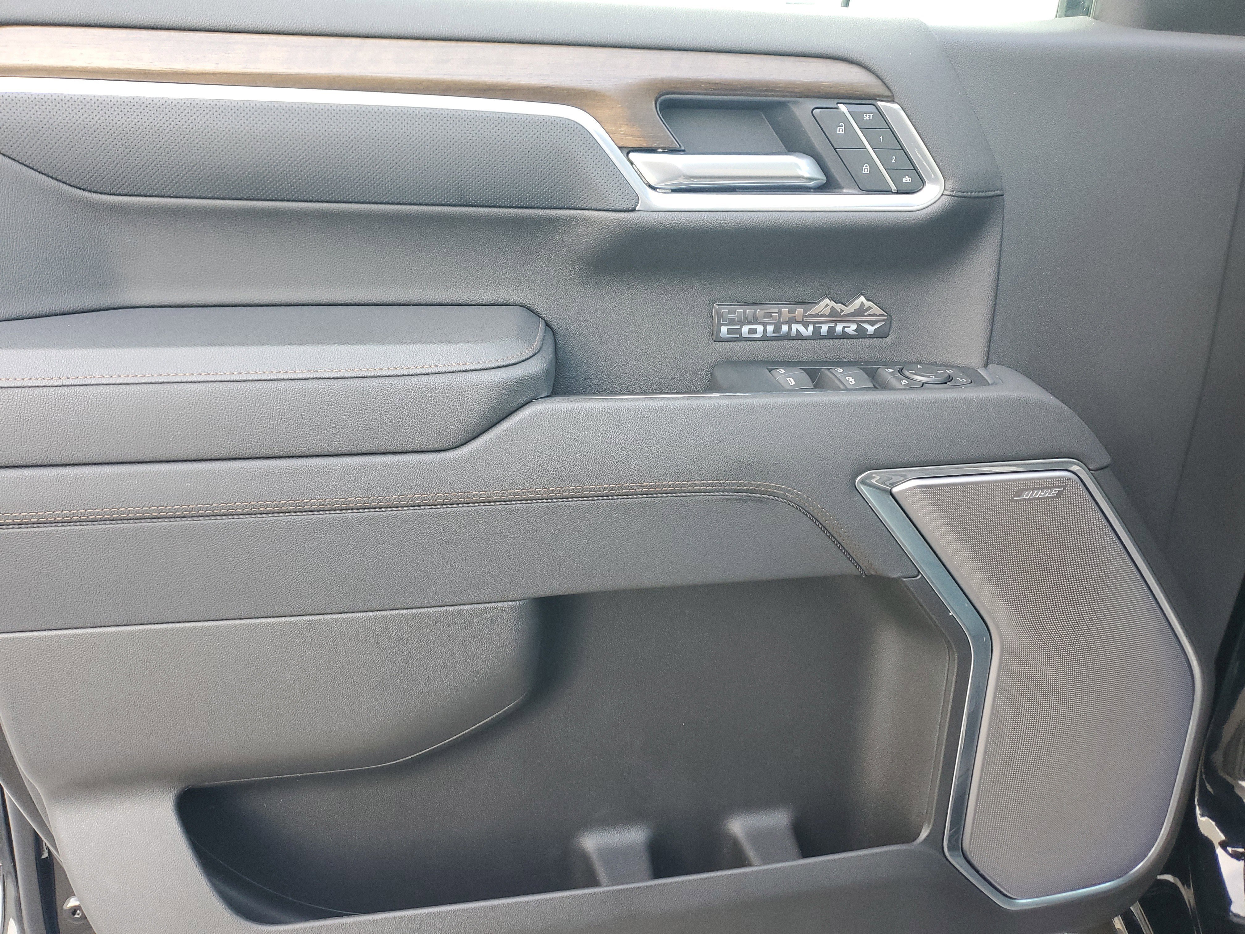 Used 2025 Chevrolet Silverado 1500 High Country image 21