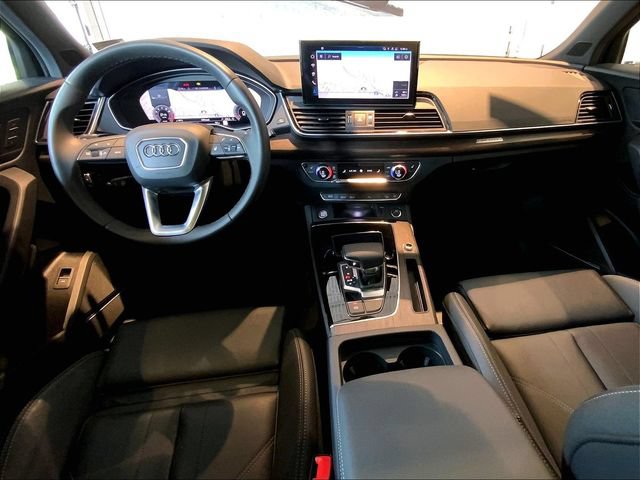 Certified 2025 Audi Q5 2.0T Premium Plus w/ Premium Plus Package AWD/4WD image 12
