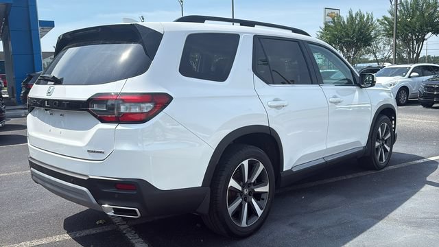 Used 2023 Honda Pilot Touring image 7
