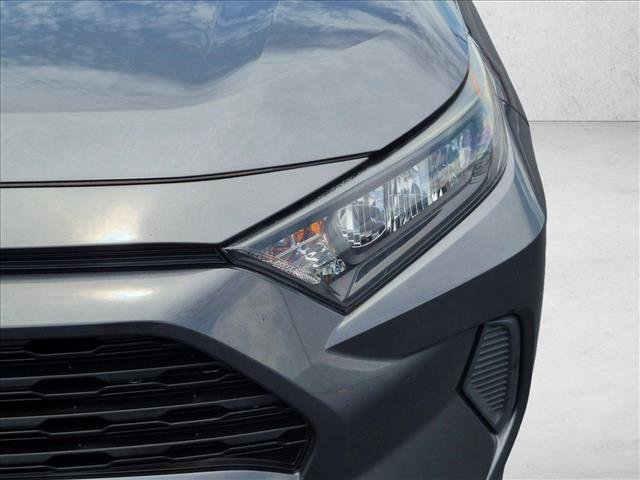 Used 2020 Toyota RAV4 LE FWD image 9