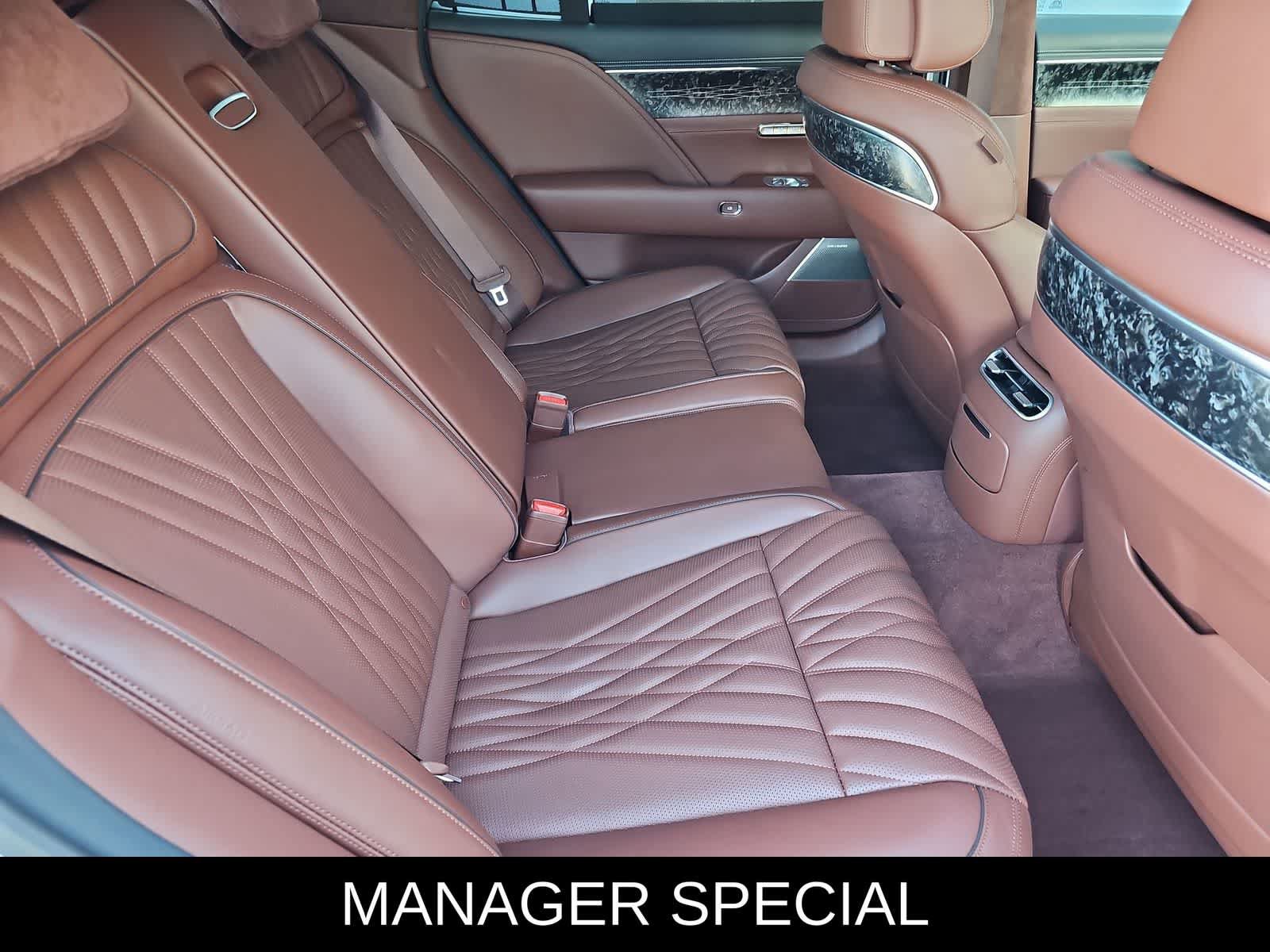Used 2025 Genesis G90 3.5T AWD/4WD image 17