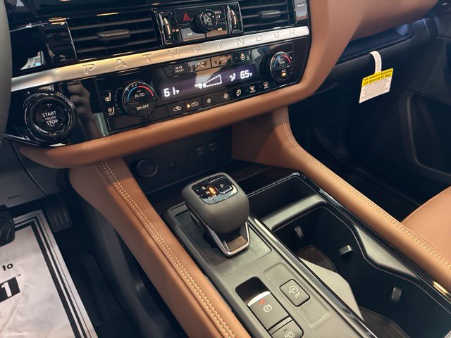 New 2026 Nissan Pathfinder Platinum AWD/4WD image 12