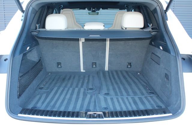 Certified 2023 Porsche Cayenne Platinum Edition image 12