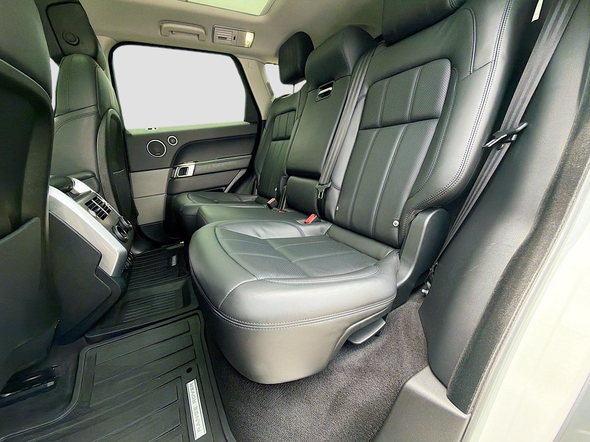 Used 2019 Land Rover Range Rover Sport HSE AWD/4WD image 20